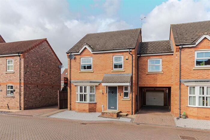 4 Bedroom Link Detached House For Sale In Linnet Garth, Scunthorpe, DN16