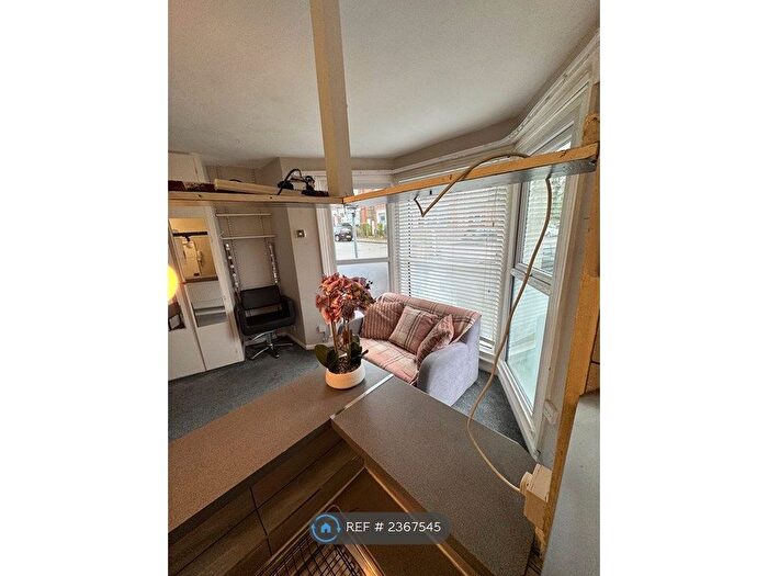 Studio To Rent In Mountfield Road, Finchley, N3