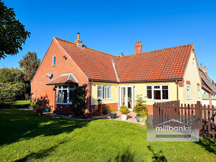 2 Bedroom Detached Bungalow For Sale In The Green, North Lopham, Norfolk, IP22