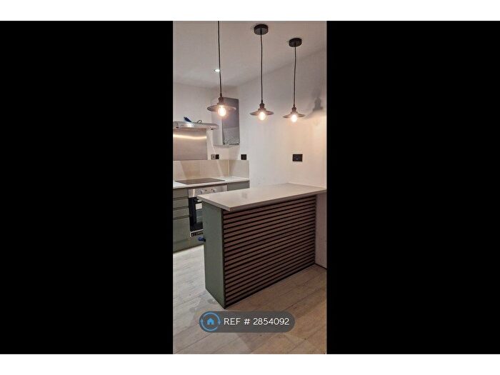 1 Bedroom Flat To Rent In Kinnerton Way, Exeter, EX4