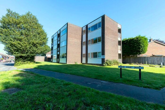 1 Bedroom Maisonette To Rent In Chequers Court, Horsham, RH13