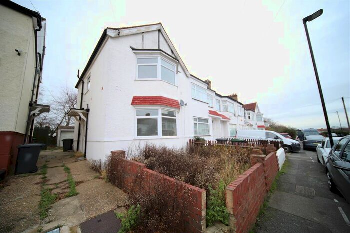 3 Bedroom Semi Detached House For Sale In Norfolk Close, London, N13