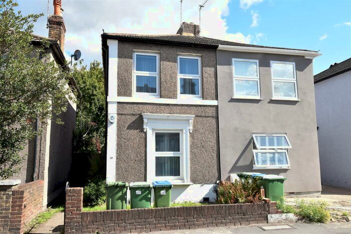 2 Bedroom Semi-Detached House To Rent In Woolwich Road, Bexleyheath, DA7