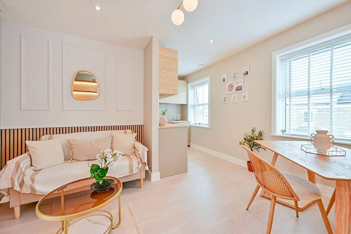 1 Bedroom Flat For Sale In Hetley Road, Shepherd's Bush, London, W12