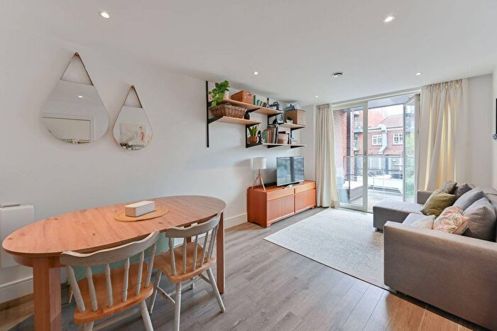 2 Bedroom Flat For Sale In Gaumont Place, Streatham Hill, London, SW2