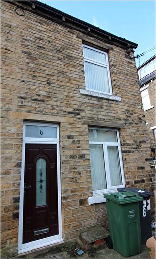 3 Bedroom End Of Terrace House To Rent In Buckrose Terrace, Huddersfield, HD1