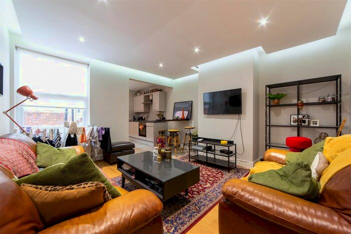 2 Bedroom Flat To Rent In Chillingham Road, Heaton, Newcastle Upon Tyne, NE6