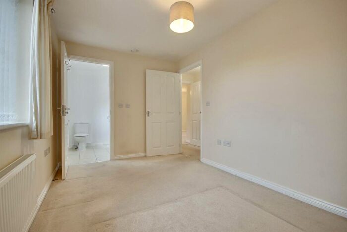 2 Bedroom Flat For Sale In Mouliere Court, Denmead, PO7