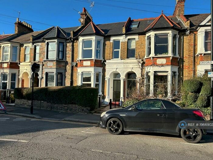 2 Bedroom Flat To Rent In Orford Road, London, E17