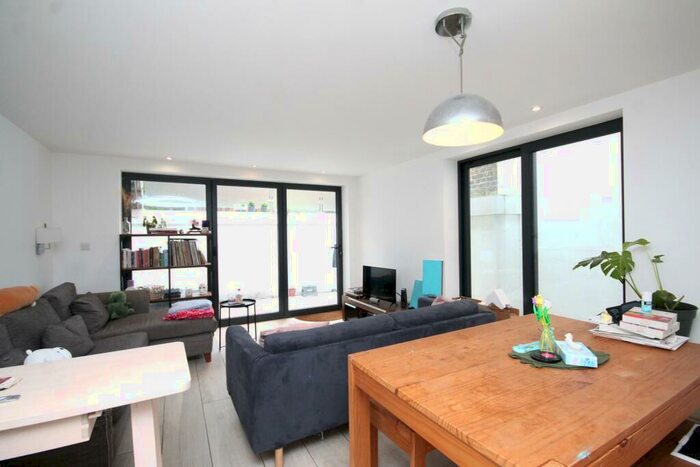 2 Bedroom Flat To Rent In Prince Of Wales Road, Kentish Town, NW5