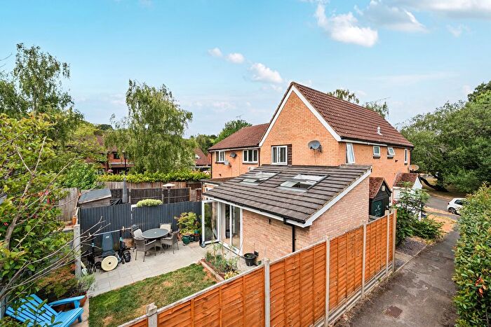 2 Bedroom End Terrace House For Sale In Nethercote Avenue, Woking, Surrey, GU21
