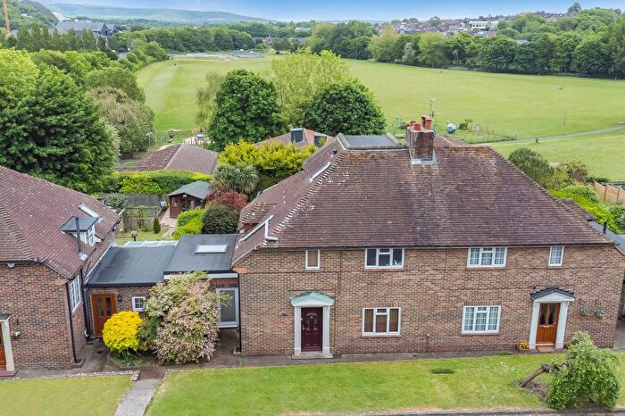 4 Bedroom Semi-Detached House For Sale In St. Michaels Terrace, Lewes, BN7