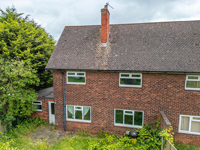 3 Bedroom Semi-Detached House For Sale In Corby Road, Scunthorpe, DN16