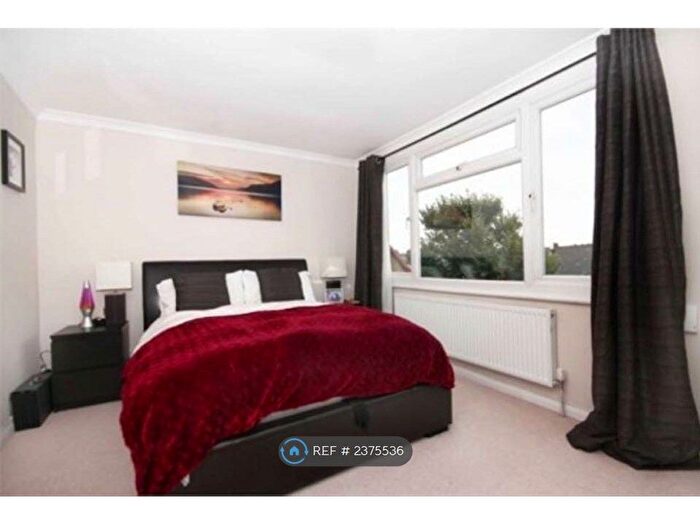 2 Bedroom Flat To Rent In Boileau Road, London, W5