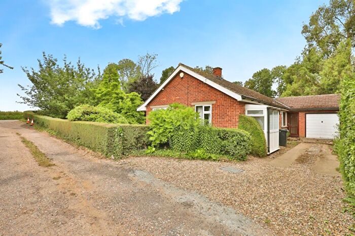 3 Bedroom Detached Bungalow For Sale In Priory Lane, Shotesham St. Mary, Norwich, NR15