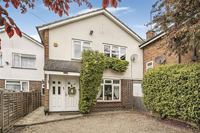 4 Bedroom Terraced House For Sale In Orchard Close, Radlett, Hertfordshire, WD7