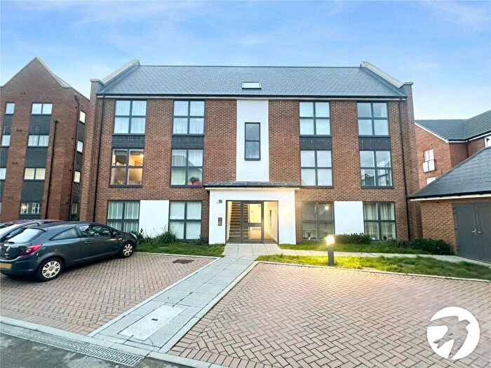 1 Bedroom Flat For Sale In Narwhal Crescent, Wouldham, Rochester, Kent, ME1