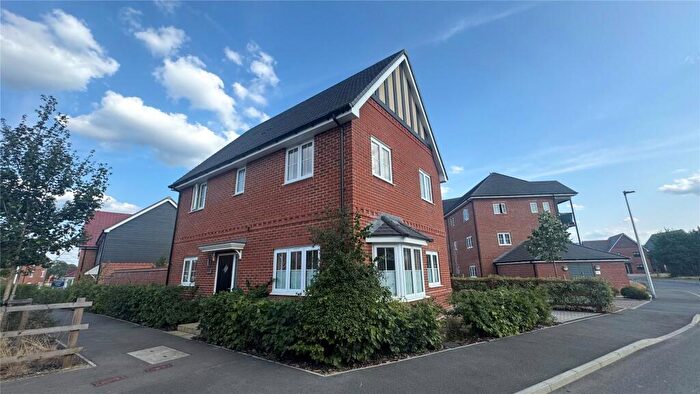 3 Bedroom Detached House For Sale In Dairy Road, Finchwood Park, Wokingham, Berkshire, RG40