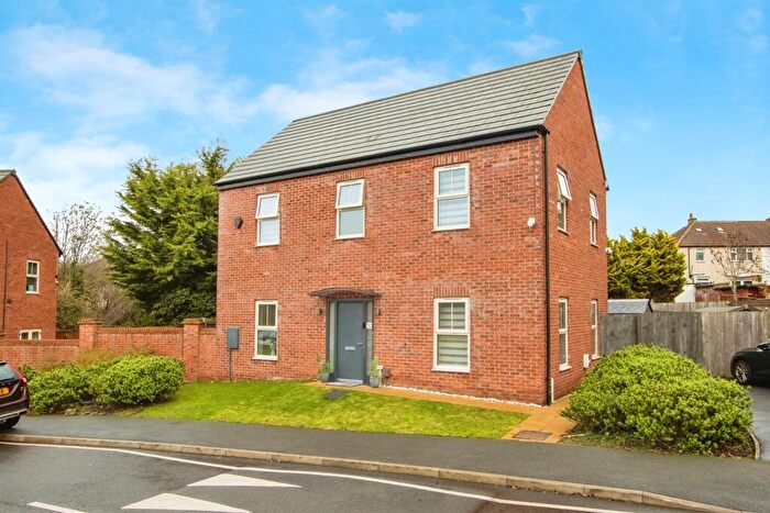 4 Bedroom Detached House For Sale In Cardwell Road, Leeds, LS14