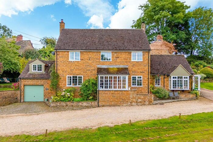 4 Bedroom Detached House For Sale In Swerford, Chipping Norton, OX7