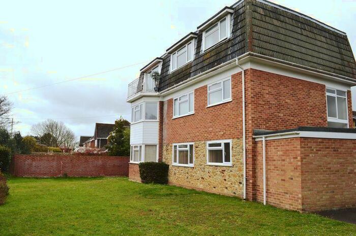2 Bedroom Flat To Rent In Brooklyn Hall, Hayling Island., PO11