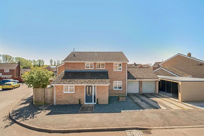 4 Bedroom Detached House For Sale In Kipling Drive, Towcester, NN12