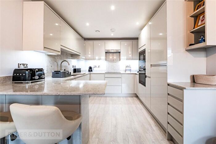 2 Bedroom Apartment For Sale In Haworth Close, Halifax, West Yorkshire, HX1