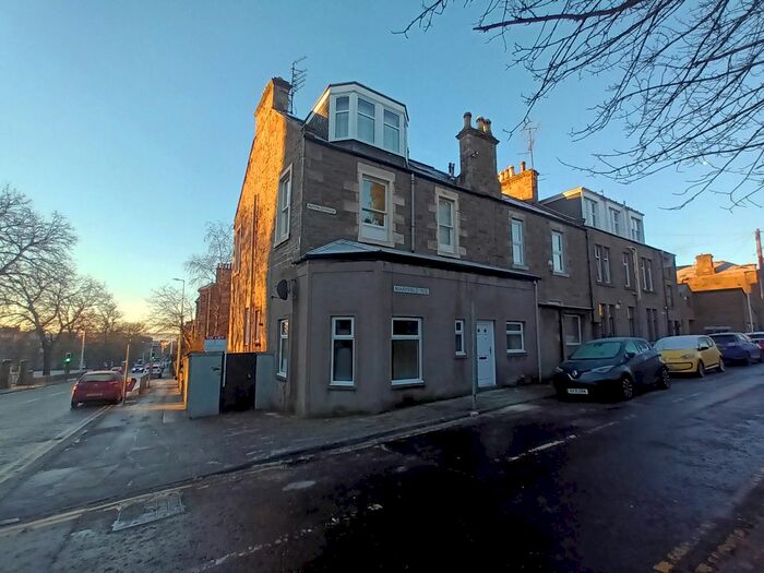 2 Bedroom Flat To Rent In Maryfield Terrace, Stobswell, Dundee, DD4