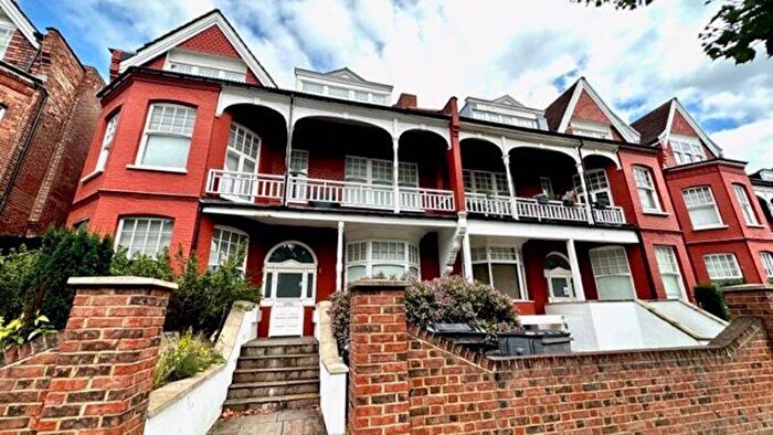 2 Bedroom Flat To Rent In Queens Avenue, Muswell Hill, N10