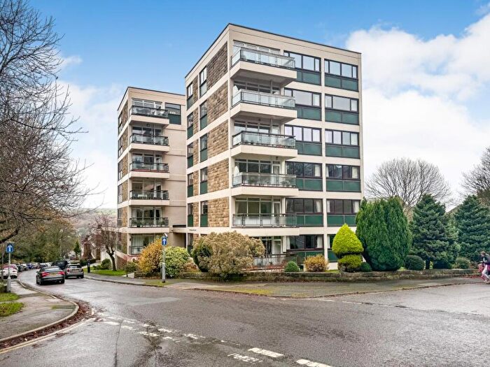 2 Bedroom Apartment For Sale In Wells Court, Wells Promenade, Ilkley, West Yorkshire, LS29
