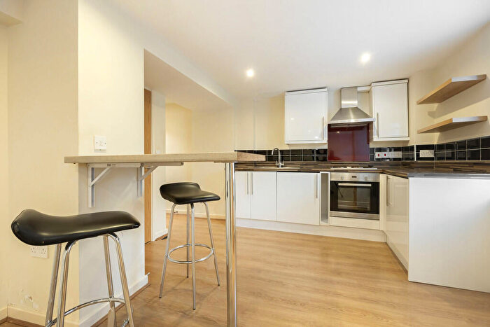 Apartment To Rent In New Street, Cheltenham, GL50