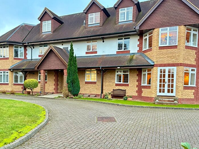 2 Bedroom Flat To Rent In Highfields, Ashtead, KT21