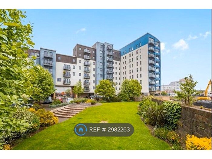 2 Bedroom Flat To Rent In Lochinvar Drive, Edinburgh, EH5
