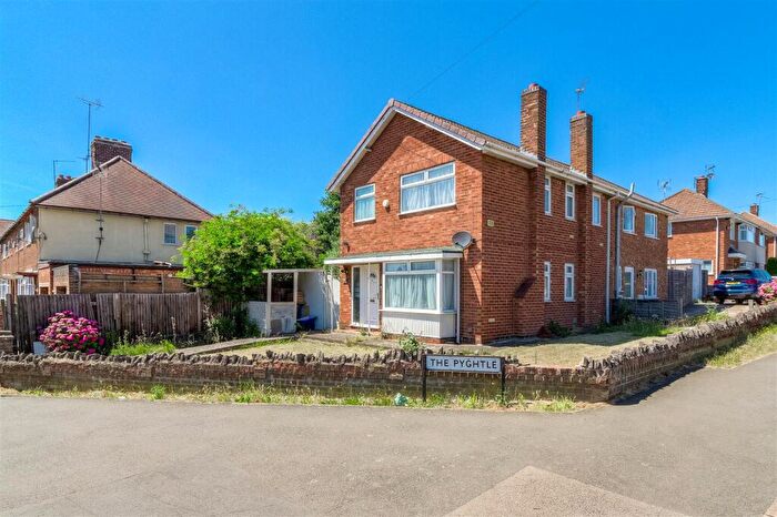 3 Bedroom Semi Detached House For Sale In Gold Street, Wellingborough, NN8