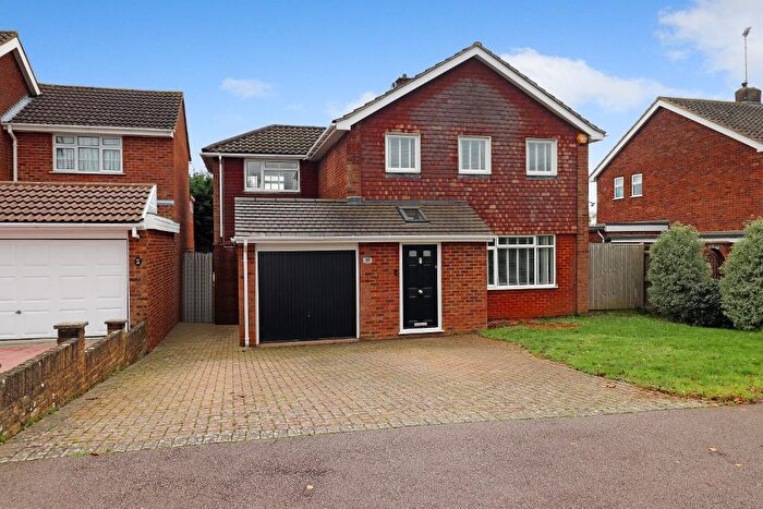 4 Bedroom Detached House For Sale In Ailsworth Road, Limbury Mead, Luton, Bedfordshire, LU3