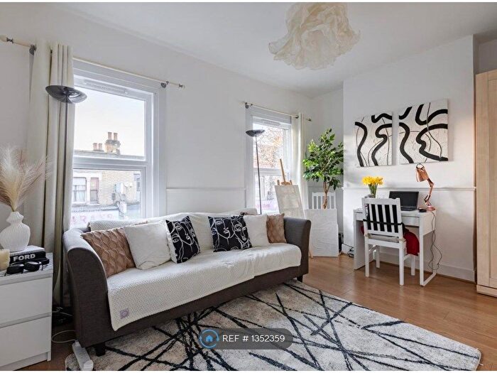 1 Bedroom Flat To Rent In Hoe Street, London, E17