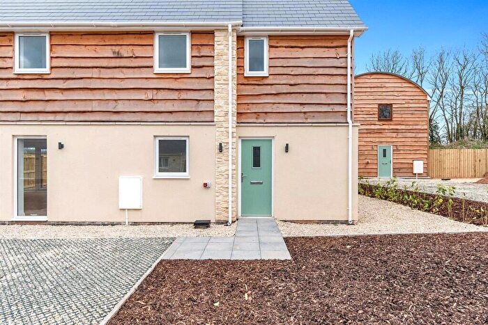 4 Bedroom Semi-Detached House To Rent In Weston Mews, Honiton, EX14