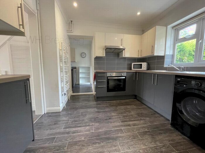 6 Bedroom House To Rent In Hillside Avenue, Canterbury, CT2