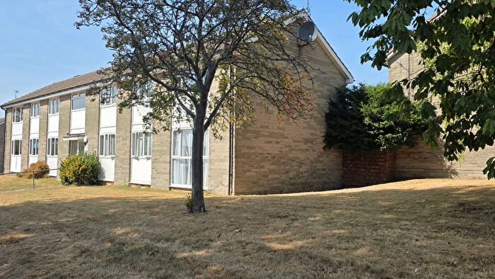 2 Bedroom Flat For Sale In Park Lane, Southam, CV47