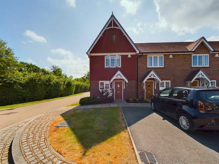 2 Bedroom End Of Terrace House To Rent In Willow Place, Barns Green, RH13