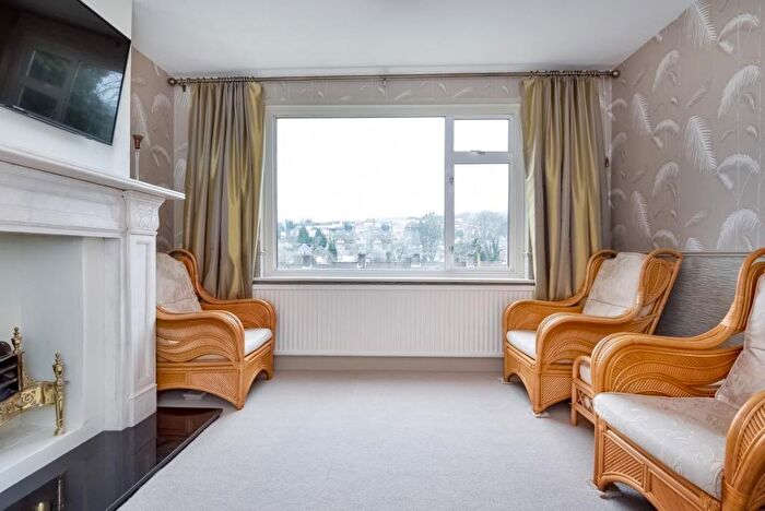 2 Bedroom Semi-Detached House For Sale In Stafford Road, Caterham, CR3