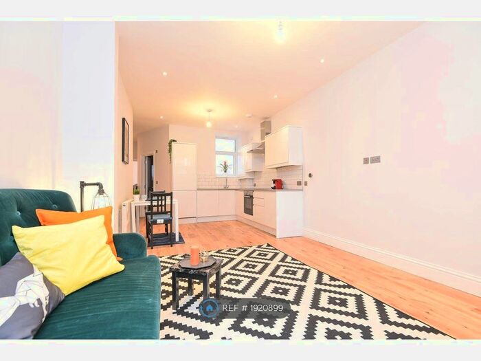 1 Bedroom Flat To Rent In Stonhouse Street, London, SW4