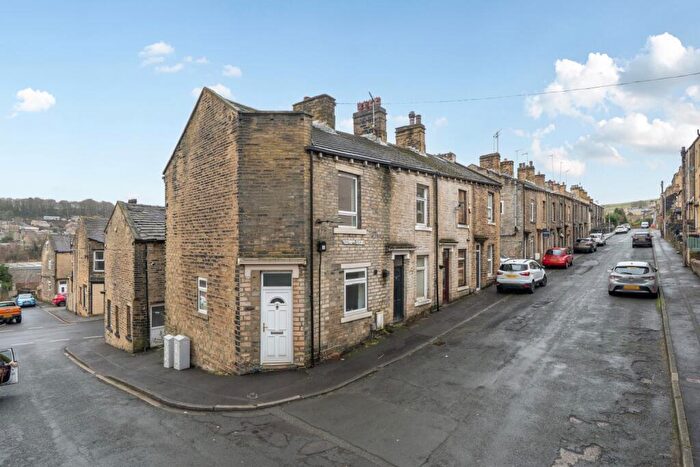 2 Bedroom End Of Terrace House For Sale In Upper Fountain Street, Sowerby Bridge, West Yorkshire, HX6
