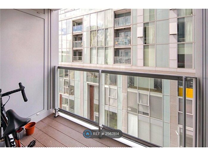 3 Bedroom Flat To Rent In Vertex Tower, London, SE8