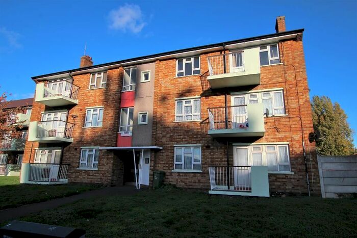 2 Bedroom Flat To Rent In Rainham Road South, Dagenham, RM10