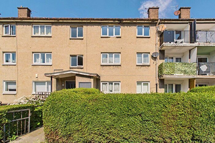 2 Bedroom Flat For Sale In / Essendean Place, Drum Brae, Edinburgh, EH4