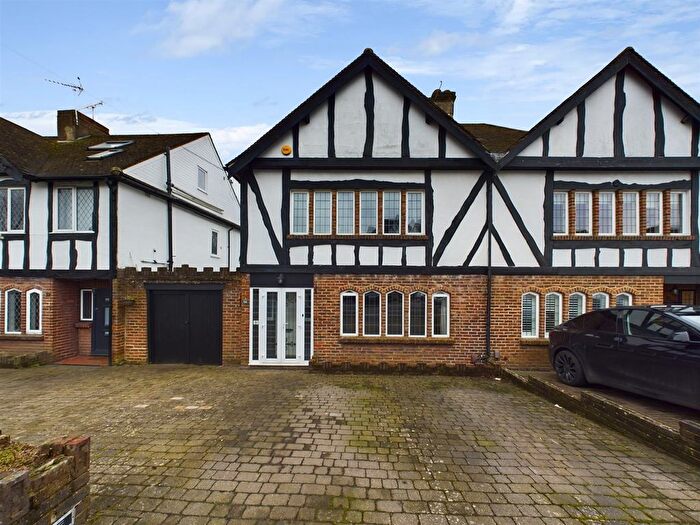 5 Bedroom Semi-Detached House To Rent In Court Avenue, Old Coulsdon, Coulsdon, CR5