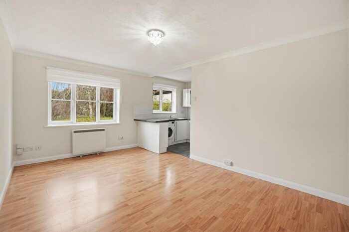 1 Bedroom Apartment For Sale In Derby Road, Cheam, SM1