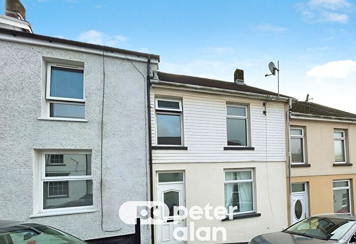 3 Bedroom Property To Rent In Glyndwr Street, Merthyr Tydfil, CF48