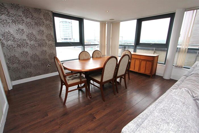 2 Bedroom Flat To Rent In Blue, Little Neville Street, LS1